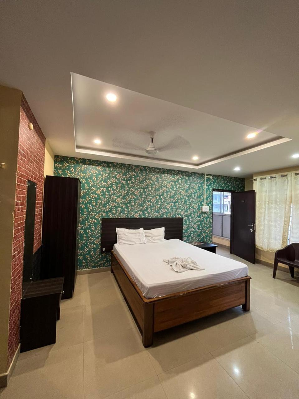 Hotel H K Residency Near Kalakshetra à Guwahati Extérieur photo