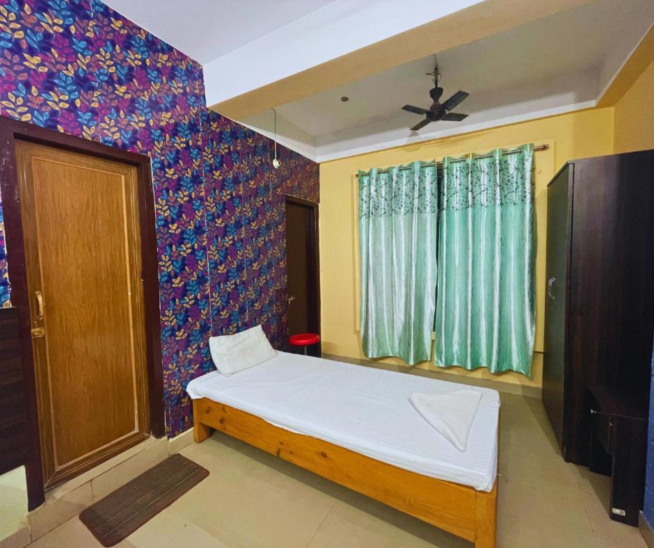 Hotel H K Residency Near Kalakshetra à Guwahati Extérieur photo